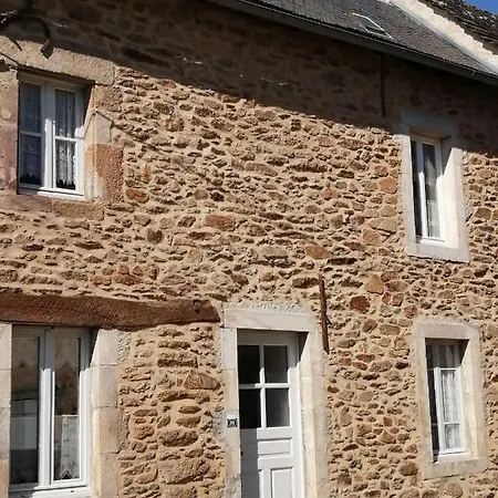 La Maison Des Rosiers *