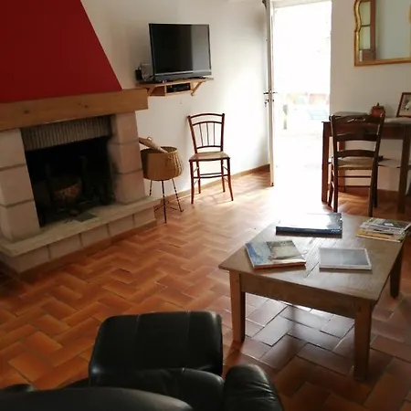La Maison Des Rosiers Сasa de vacaciones *