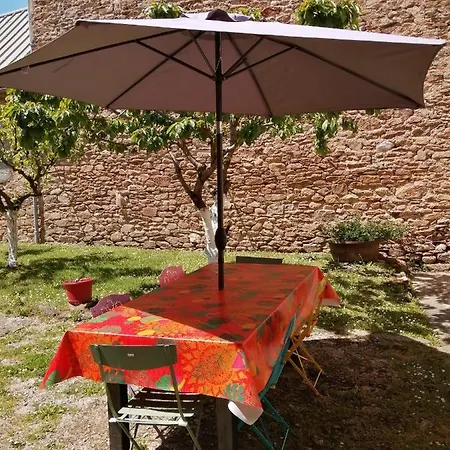 La Maison Des Rosiers Сasa de vacaciones Manhac