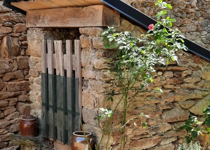 Дом отдыха La Maison Des Rosiers *