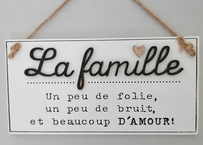 La Maison Des Rosiers