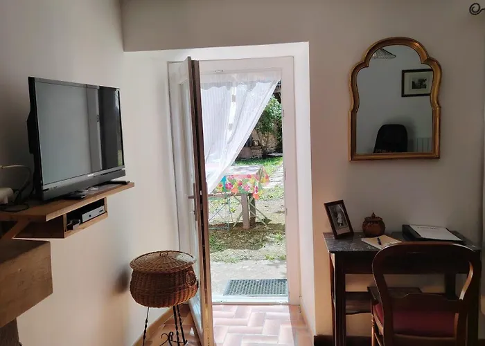 La Maison Des Rosiers *