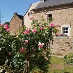 La Maison Des Rosiers Casa de Férias