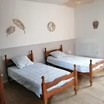 La Maison Des Rosiers