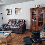 La Maison Des Rosiers