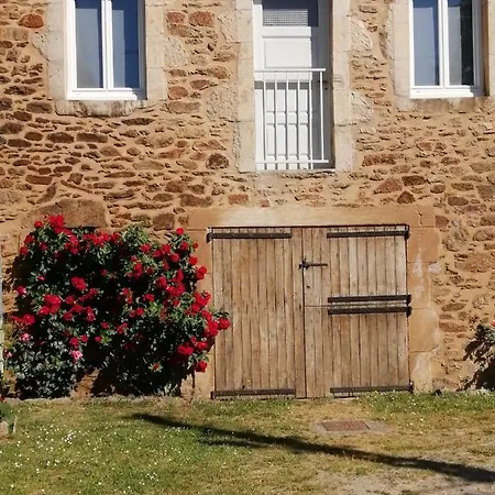 Hébergement de vacances La Maison Des Rosiers Manhac