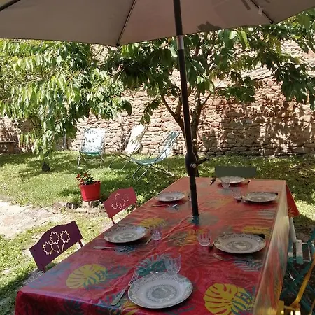 La Maison Des Rosiers Сasa de vacaciones