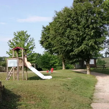 La Maison Des Rosiers