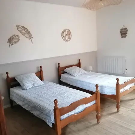 La Maison Des Rosiers