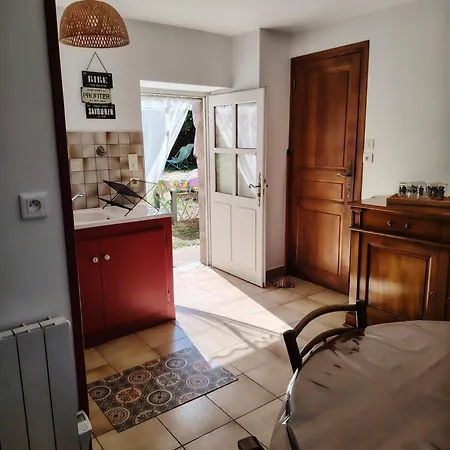 La Maison Des Rosiers Feriehus *