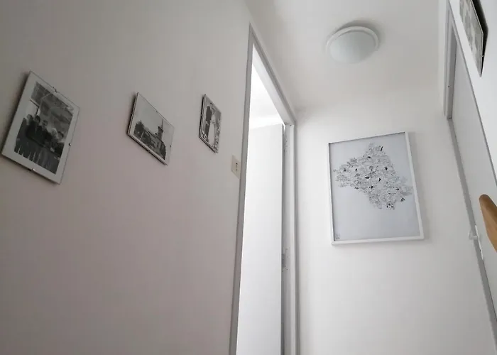 Semesterbostad La Maison Des Rosiers Manhac