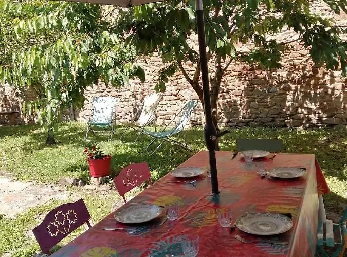 La Maison Des Rosiers Casa de Férias