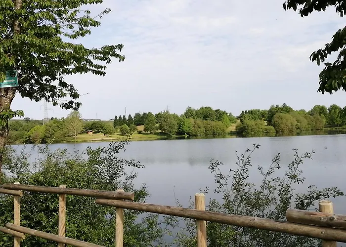 La Maison Des Rosiers