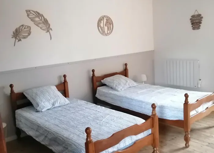 La Maison Des Rosiers