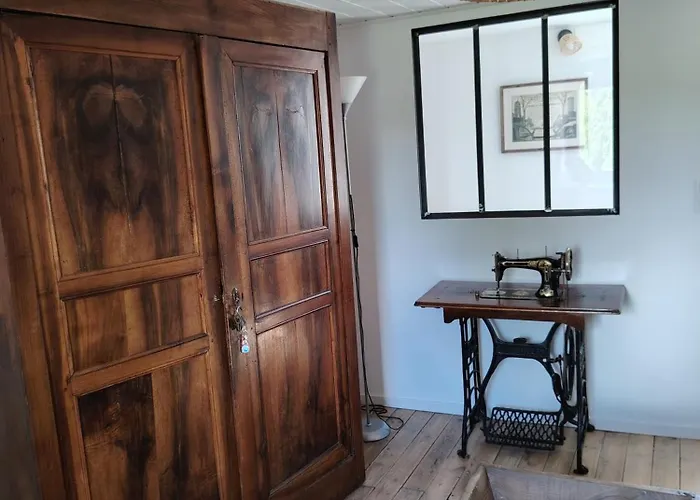 Semesterbostad La Maison Des Rosiers *