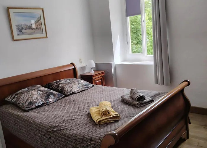 La Maison Des Rosiers * Manhac